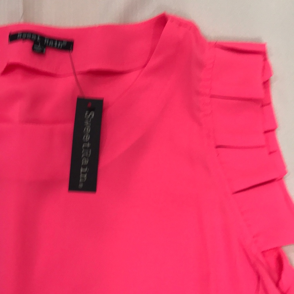 Beautiful blouse - Picture 2 of 3